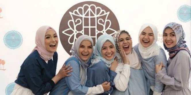 Hijab Nycta Gina, Buat Masyarakat Aceh Bangga