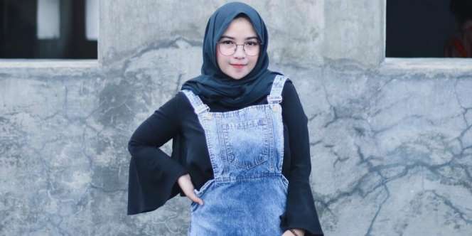 Amiroh Dzati Himmah: Baju Kodok Denim Bikin Kece