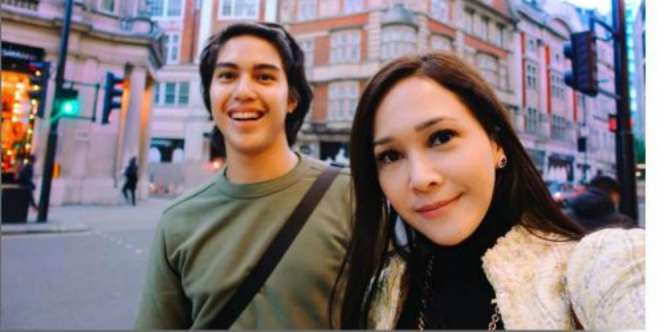 Beda Gaya Kuliah Maia dan El, Satu London, Satu Depok!