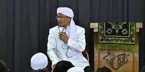 Video `Detik-detik Nabrak` Aa Gym Bikin Heboh