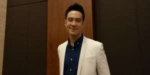 Ngakak, Lihat Wajah Daniel Mananta Selfie Bareng Syahrini