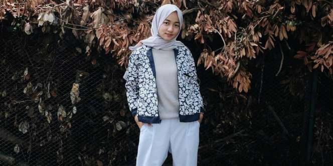 Nike Andria: Tampil Beda dengan `Bell Bottom Pants`