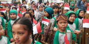 Begini Kemeriahan Konser Angklung Raksasa di Gedung Sate