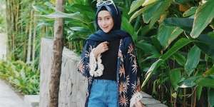 Yulia Wijayanti: Outer Kimono Bikin Modis dalam Sekejap
