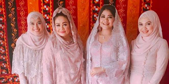 Serba Pastel, 2 Kakak Bobby Nasution Kembali Jadi Sorotan