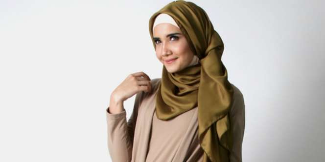 Tas Mungil Tas Zaskia Sungkar Ini Cukup Buat Borong 6 Motor