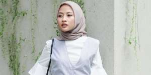 Gabriella Citra: Bell Sleeves Blouse yang Kekinian