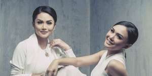 Diva Bersaudara Ini Pecinta Tas Mewah, Mahalan Siapa?