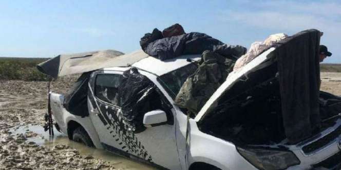 Terjebak 4 Hari dalam Mobil, Dikepung Buaya Lapar