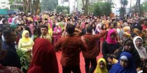 Menari Tortor, Jokowi Sampai Belajar Seharian