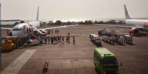 Gunung Agung Meletus, Bandara Ngurah Rai Ditutup 24 Jam