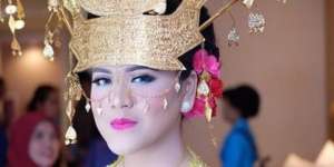 Cantik Saat Resepsi di Medan, Kahiyang Disebut Mirip Raisa