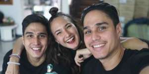 Sepatu Nadine Chandrawinata yang Bikin Penasaran