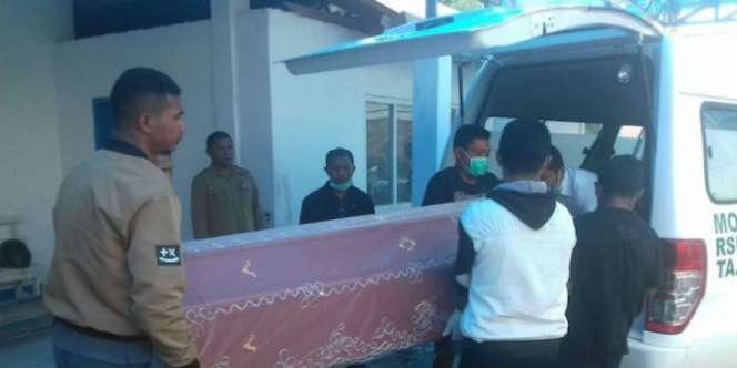 Ayah Coba Hentikan Aksi Bakar Diri Anaknya, tapi...