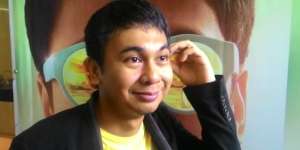 Raditya Pamer Foto Kencan, Komen Melly Goeslaw Bikin Ngakak!