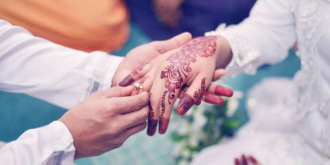 Kesetian Perempuan Ini Viral, Rela Nikah di Tempat Tak Wajar