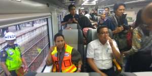 Kala Menteri Rini Jajal Kereta Bandara Soekarno-Hatta