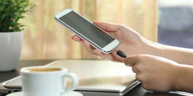 Temukan Bahan Baterai Super, Charge HP Cukup 12 Menit!