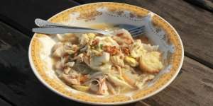 Soto Yana Yani Sajikan Sensasi Beda Kuliner Tepi Sungai