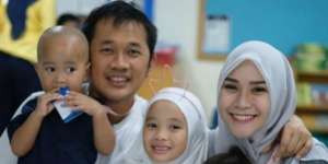 Gara-gara Tulis Ini, Hanung Bramantyo Dikritik Istri