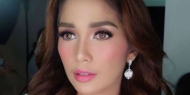 Terungkap, Begini Wajah Asli Ussy Sulistiawaty Tanpa Makeup