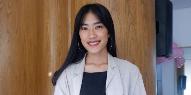 Takut Gemuk Pakai Item `Stripe`? Ini Tips Alika Islamadina