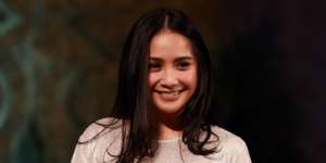 Deretan OOTD Nagita Slavina yang Harganya Bikin `Panas Dingin`