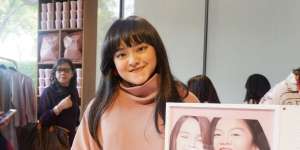 Agar Makeup `Si Wajah Berminyak` Tahan Lama 