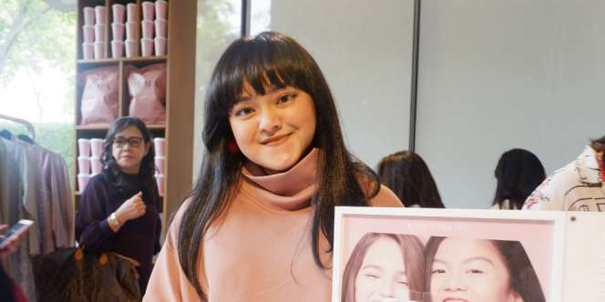 Agar Makeup `Si Wajah Berminyak` Tahan Lama 