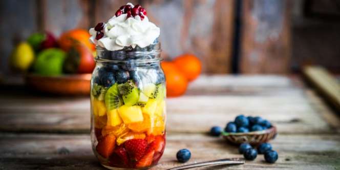 Meracik Salad Buah yang Nikmat