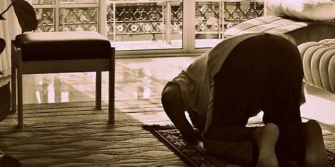Lagi Sholat Mendadak Lupa Rakaat? Ini Solusinya