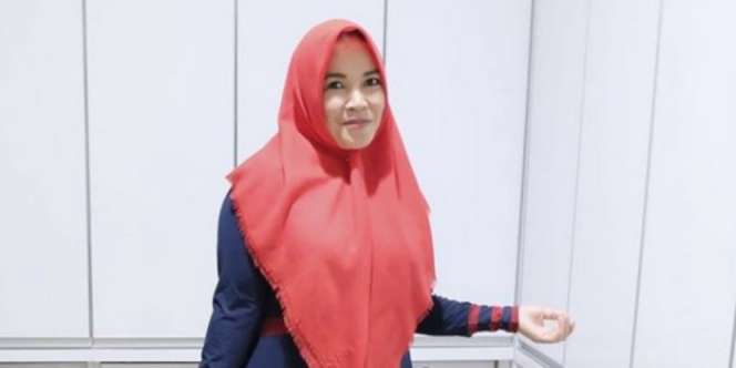 Berfoto Bersama Suami, Tas Ibu Ayu Ting Ting Jadi Sorotan