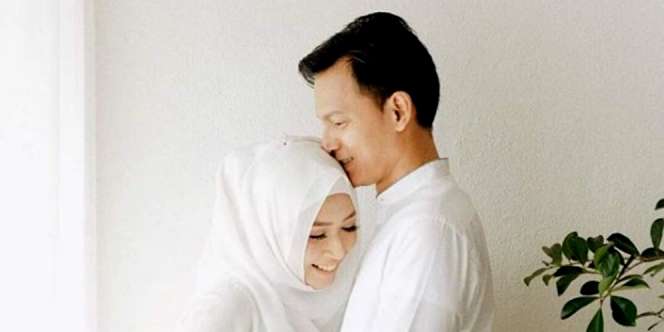 Fedi Nuril Mesra Bareng Istri, Fans Patah Hati Berjamaah