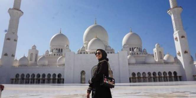 Kejutan Zaskia  Sungkar, Ketemu Idola Secantik Barbie di Dubai