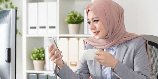 6 Tips Mengatasi Wajah Lelah Setelah Seharian Kerja