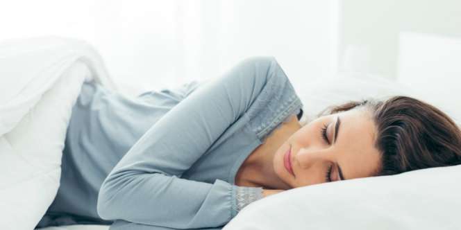 Sering Tidur dengan Rambut Basah, Wajah Wanita Ini Lumpuh