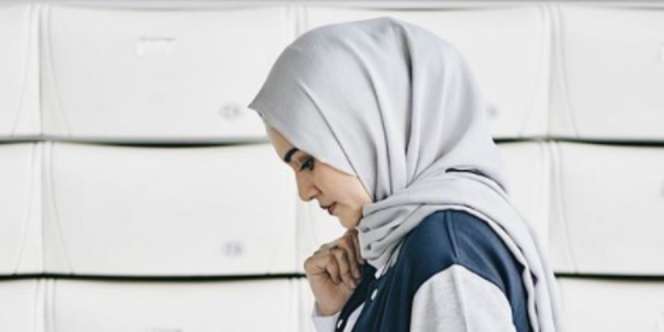 Artis Berhijab Ini Bongkar Rahasia Masa Kecil, Beda Banget!