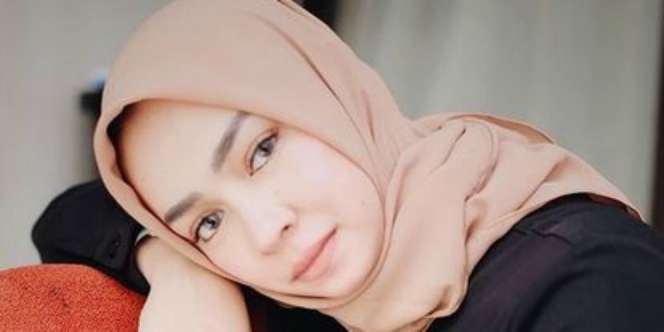 Potret Aryani Fitriana, Makin Modis dan Cantik dengan Hijab