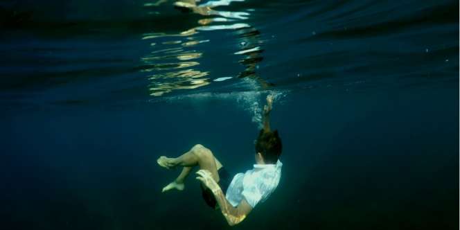 Bocah Hanyut Terseret Arus Sungai Ciliwung Saat Banjir