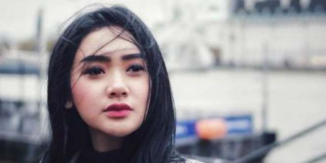 Tahun Baru ke Eropa, Cita Citata Mau Ubah Penampilan?