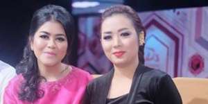 Pose Photobomb Kahiyang Ayu di Foto Soimah Bikin Ngakak