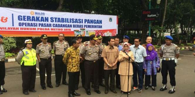 Kala Polisi Jadi Penjual Beras Murah Buat Stabilisasi Harga