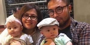 Foto: Polah Gemas Bayi Kembar Cynthia Lamusu-Surya Saputra