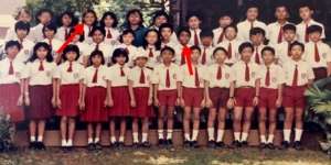 Dua Anak SD di Foto Lawas Ini Sekarang Jadi Seleb, Siapa?