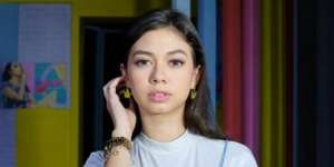 Pesona Yuki Kato Berkebaya Biru di Jepang, Cantik Banget 