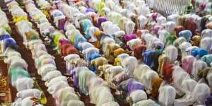 Bolehkah Perempuan Ikut Sholat Jumat?