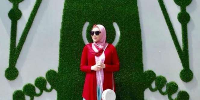 Rahasia Hijab Simpel Tapi Kece dari Terry Putri