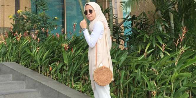 Delyma Putri: Berani Tampil Beda dengan Celana Ruffle