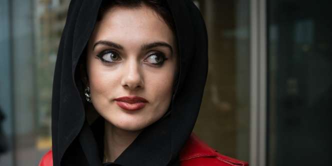 4 Jaket Keren yang Wajib Dimiliki Hijabers 