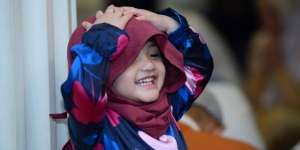 Kocak! Aksi Arsy 'Numpang Lewat Joget' Saat Anang-Ashanty Duet